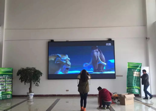 LED全彩顯示屏如何與移動(dòng)設(shè)備連接?？長沙吉進(jìn)電子告訴你